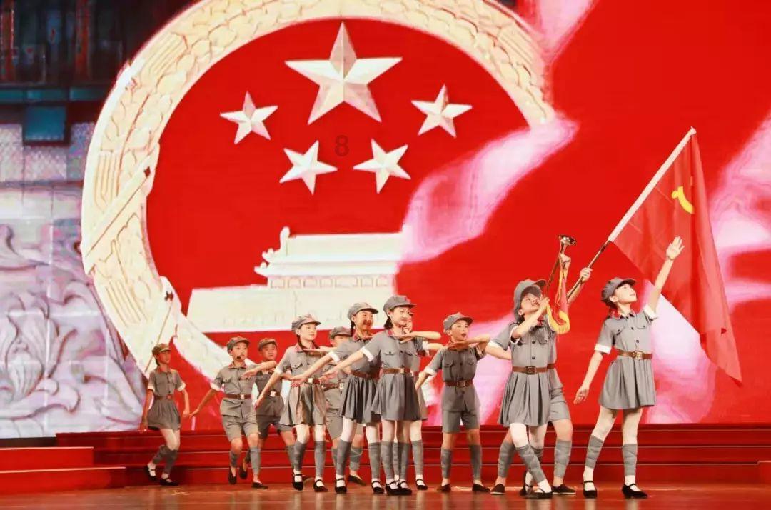 上了八天班才发两百块钱怎么办？游戏画面