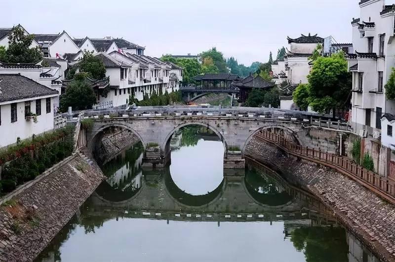芭比的大学之旅